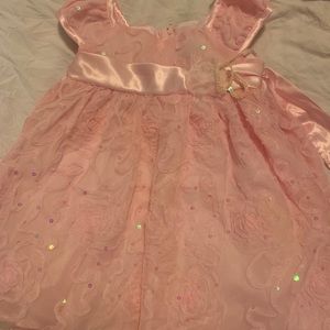 Girl dresses 2T - 3T NEVER WORN